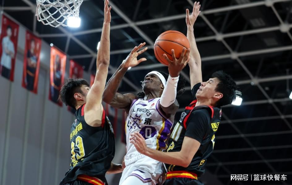 148比2狂胜146分！中国篮坛惊现夸张比分：全场只打进一球绝了？