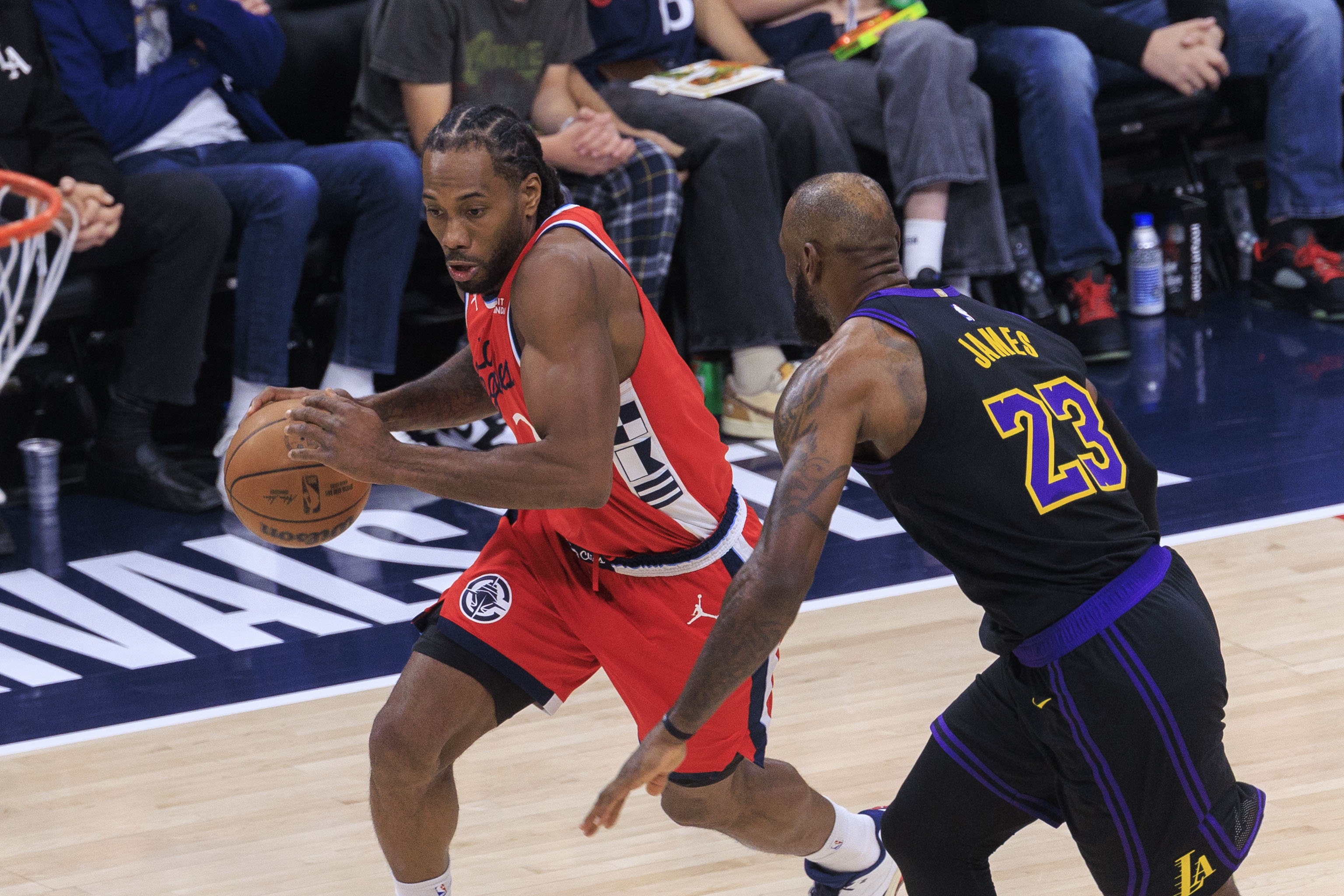 开云体育app-ESPN：多队人员预测如果小卡合同被判作废 那詹姆斯可能加盟快船