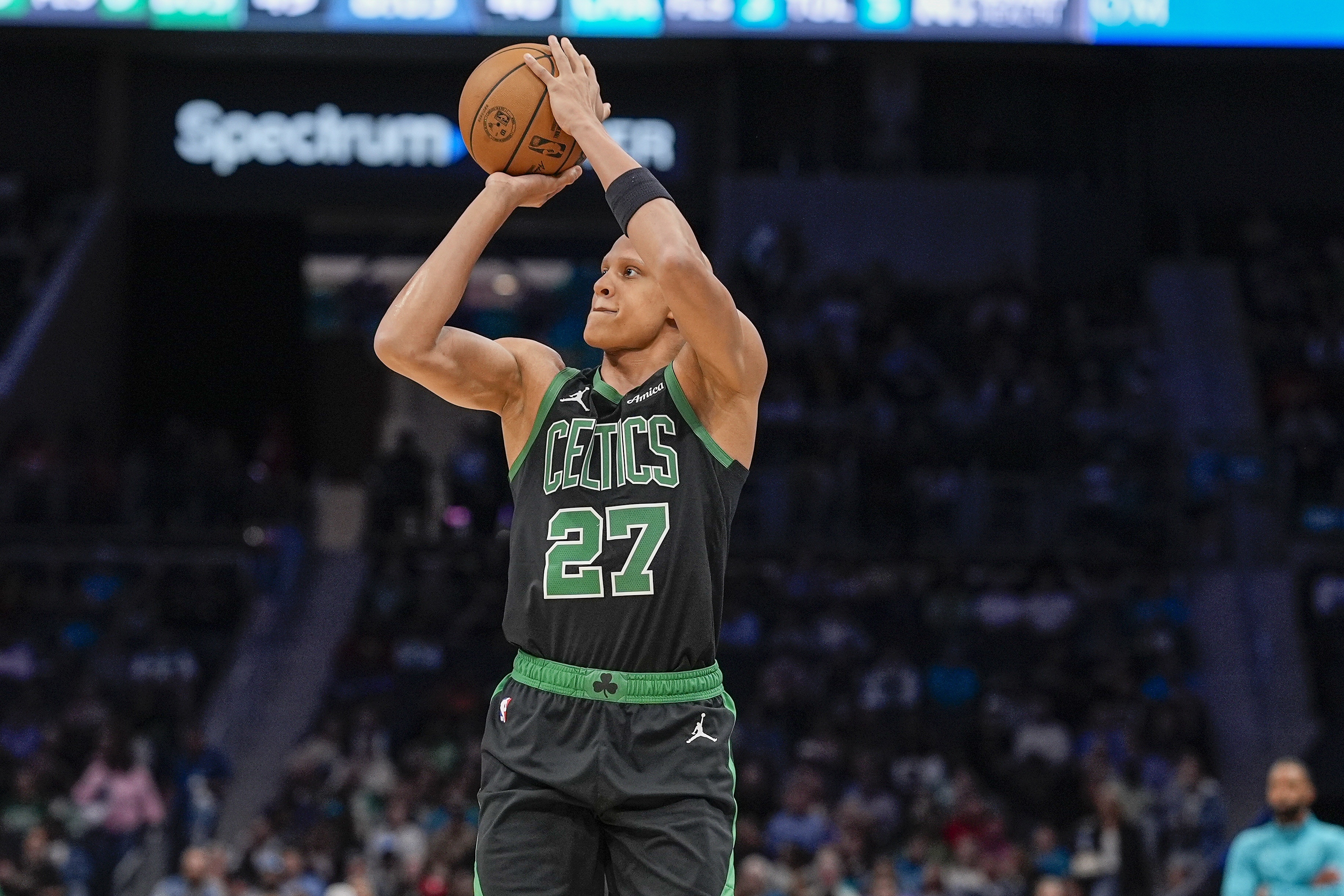 开云体育下载-杰伦·布朗：我们季后赛时需要沃尔什 会督促他一直保持专注